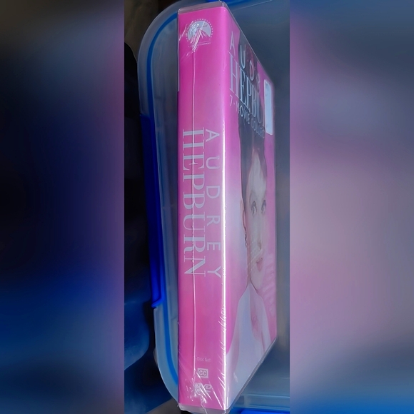 DVD Set • Audrey Hepburn 7 Movie Collection!! **New in Plastic** - Picture 2 of 2